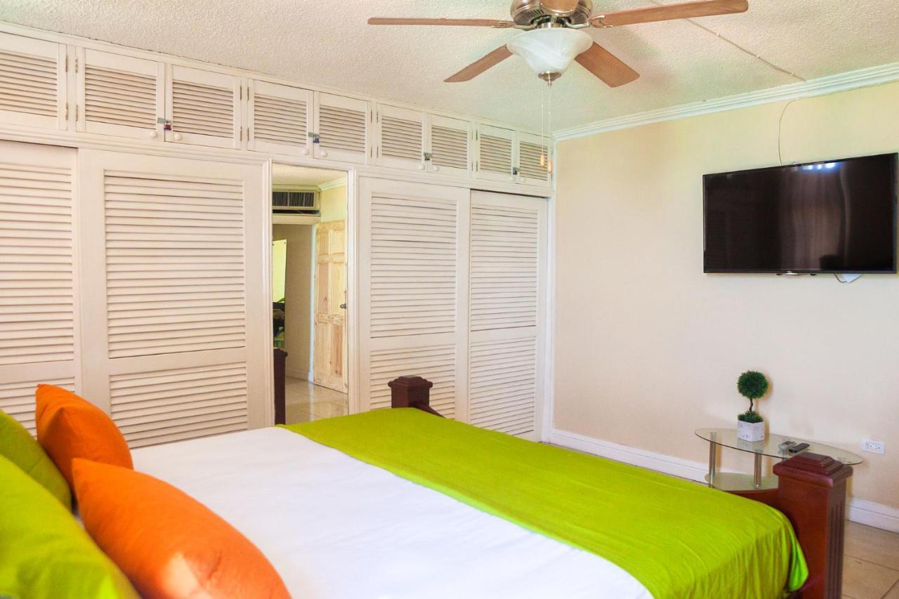 Montego Bay Club Apartments Ngoại thất bức ảnh