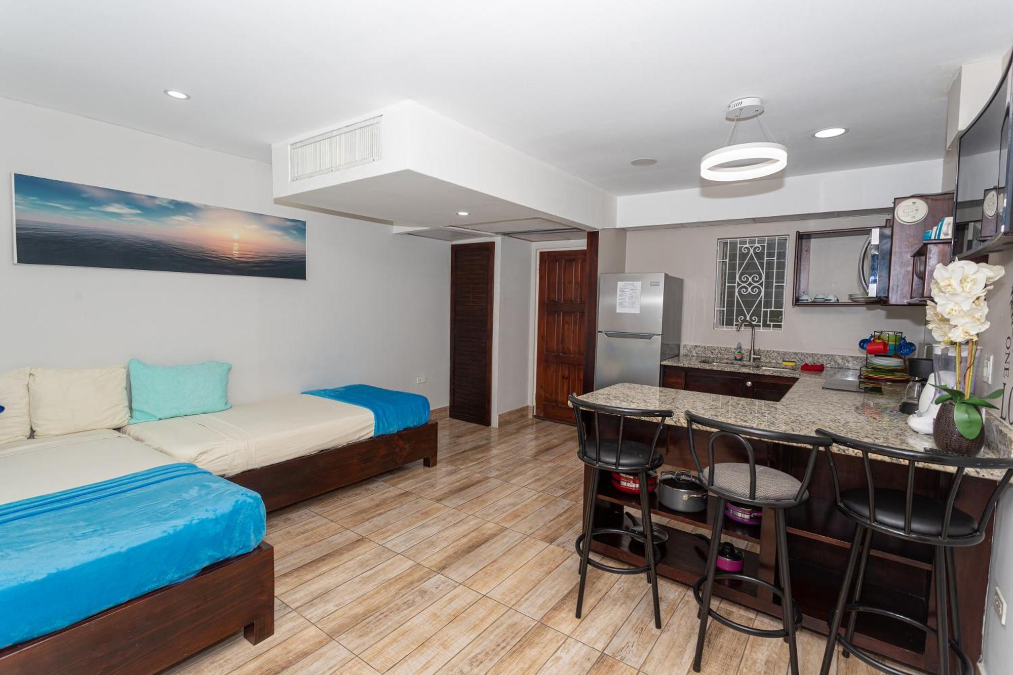 Montego Bay Club Apartments Ngoại thất bức ảnh
