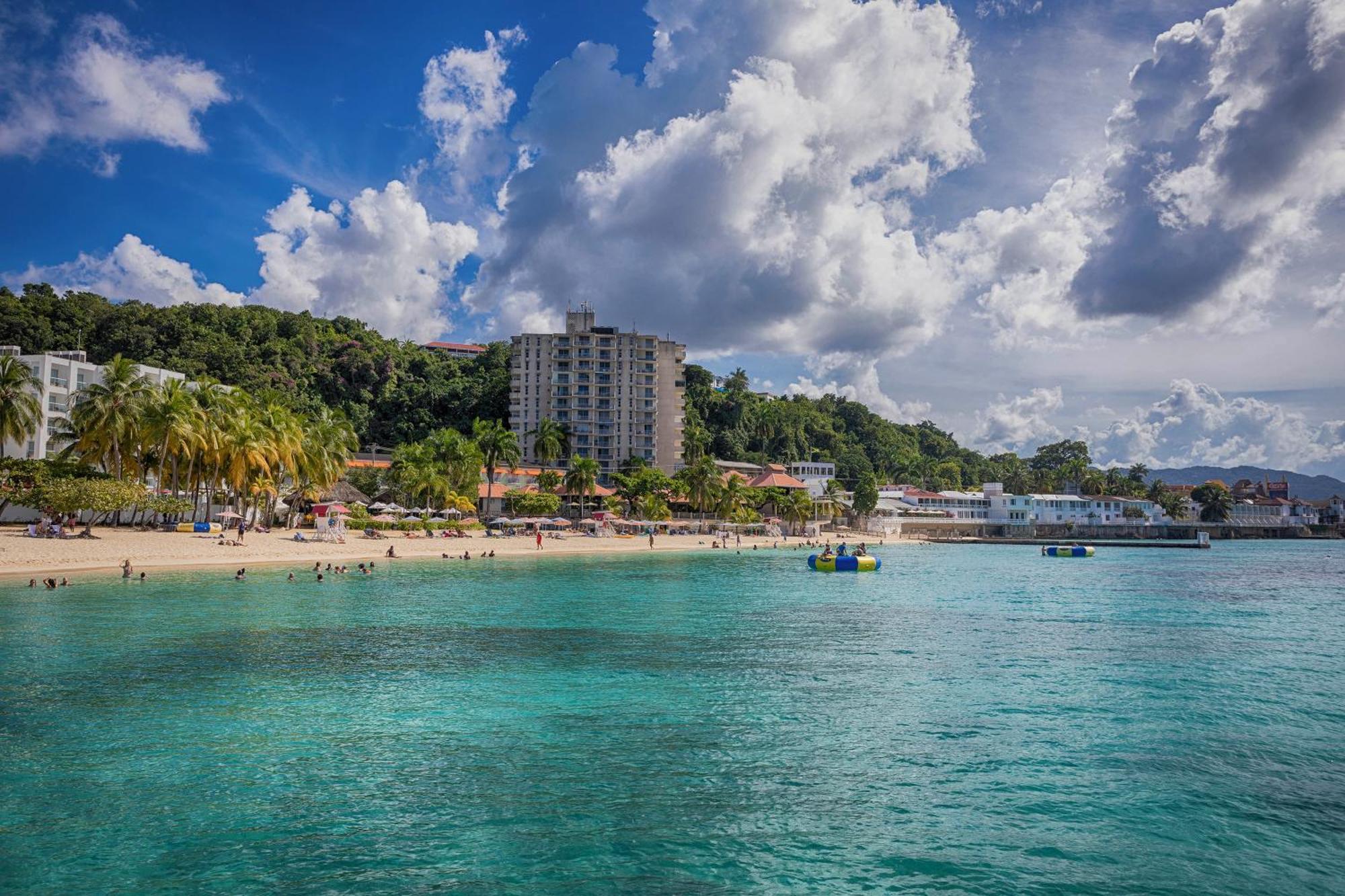 Montego Bay Club Apartments Ngoại thất bức ảnh