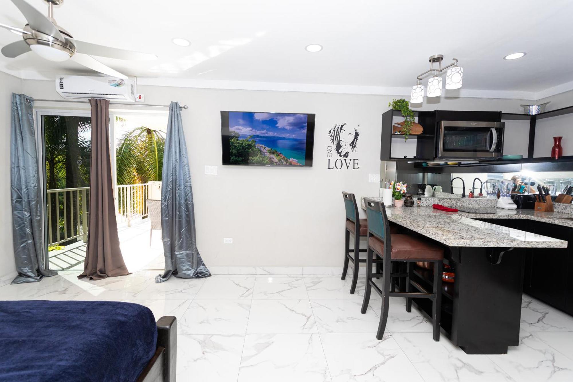 Montego Bay Club Apartments Ngoại thất bức ảnh