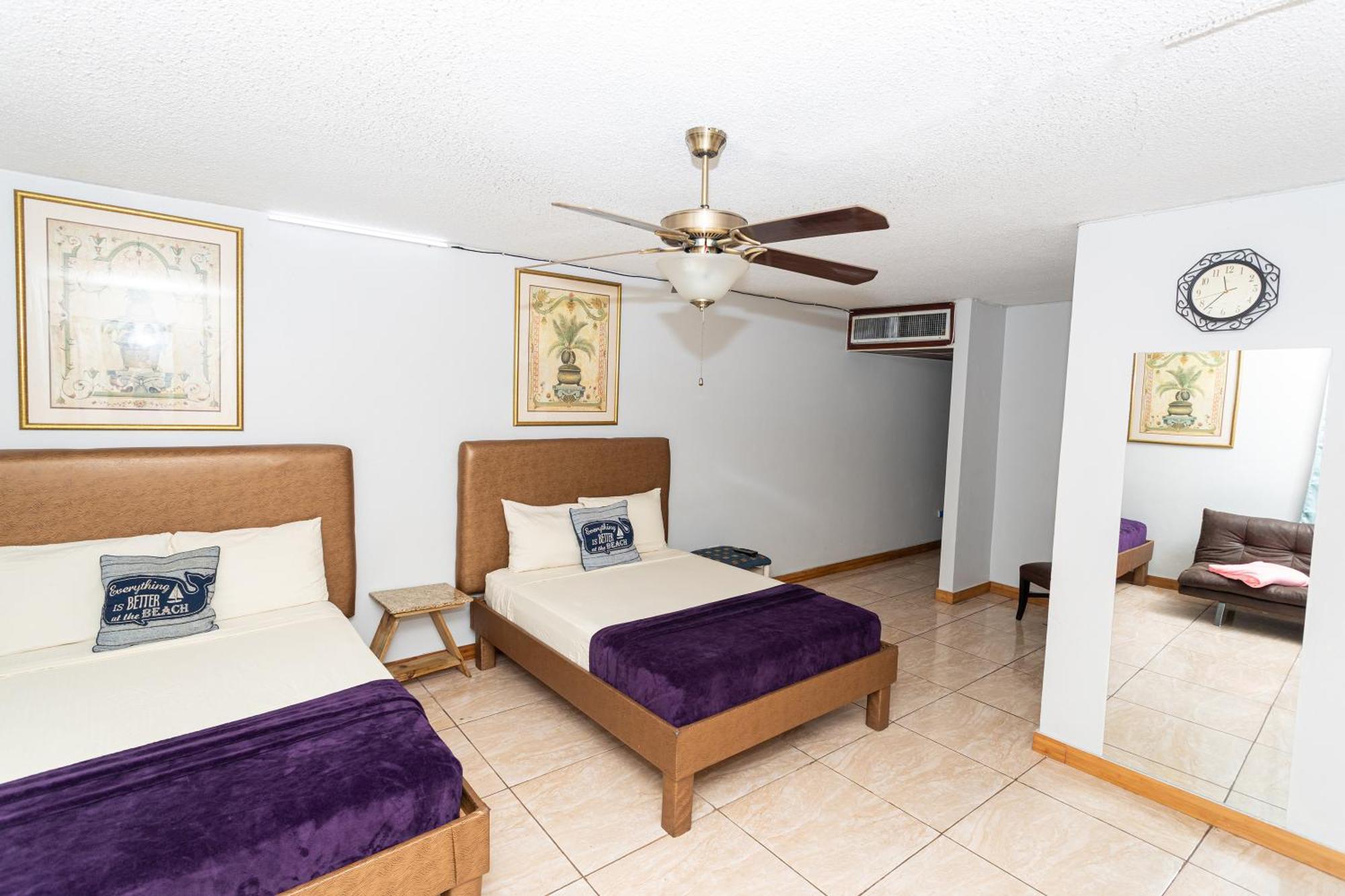 Montego Bay Club Apartments Ngoại thất bức ảnh