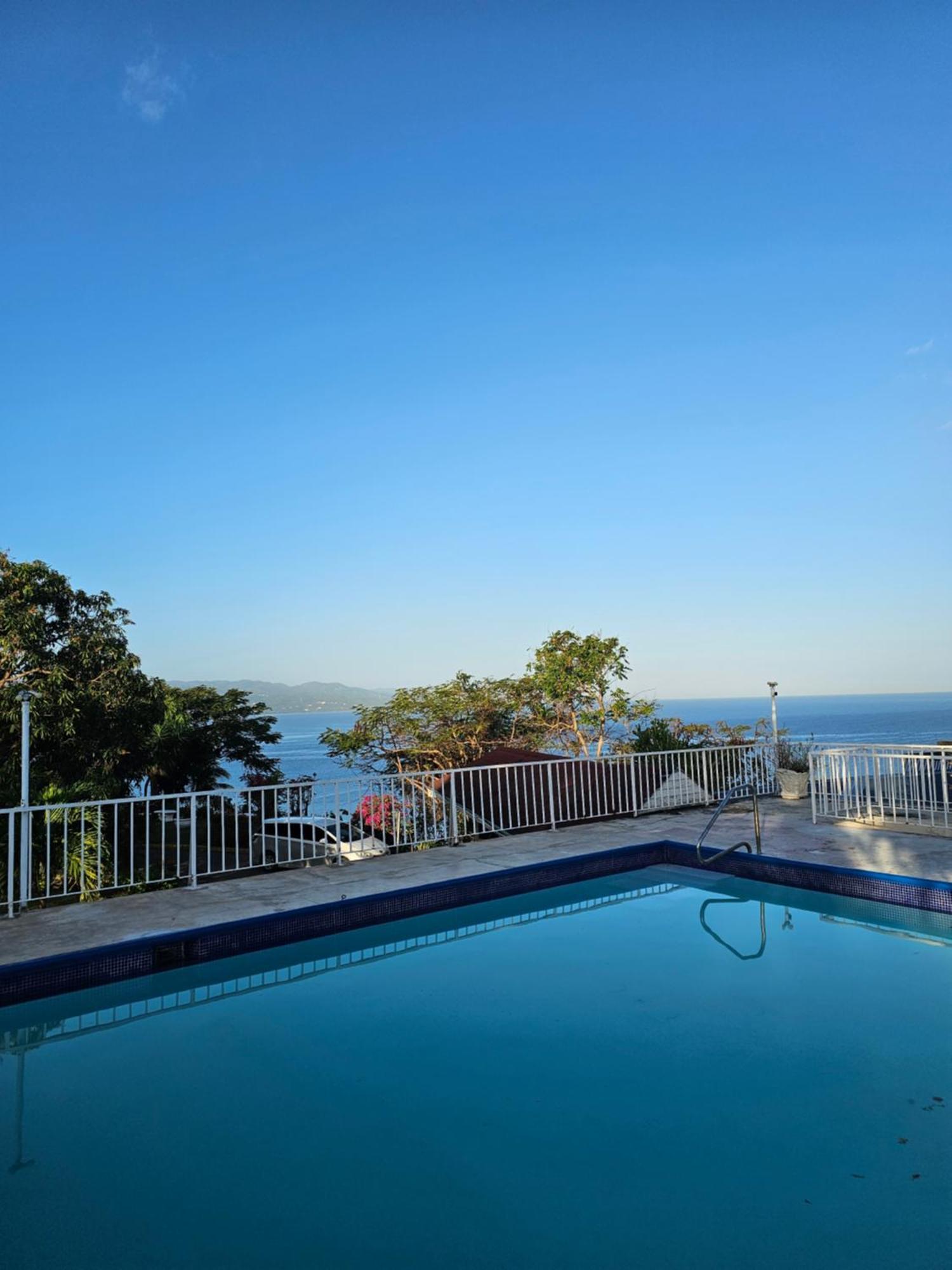 Montego Bay Club Apartments Ngoại thất bức ảnh