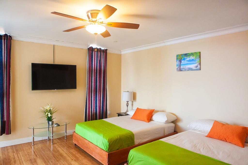 Montego Bay Club Apartments Ngoại thất bức ảnh